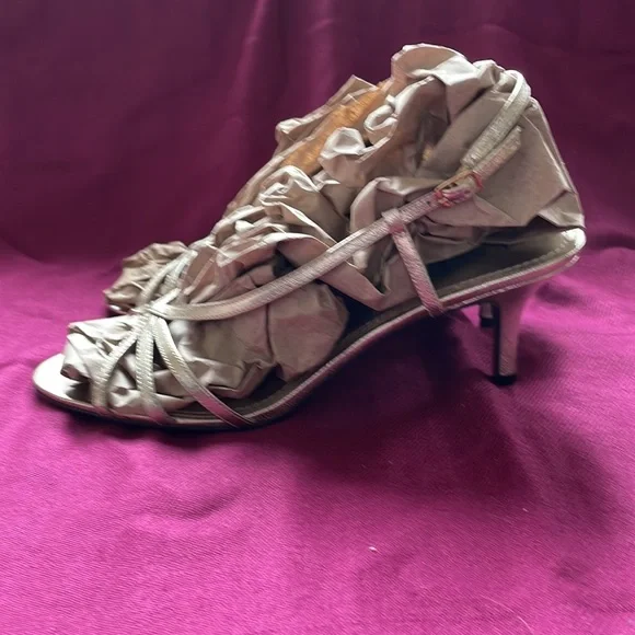 Lauren Ralph Lauren Strappy Gold Slingback Sandal! Size 7.5. See Notes & Photos! - Picture 3 of 16